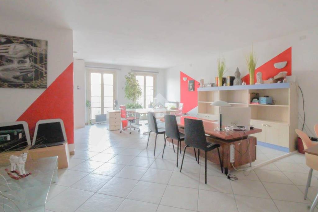 ufficio in affitto a Palazzolo sull'Oglio