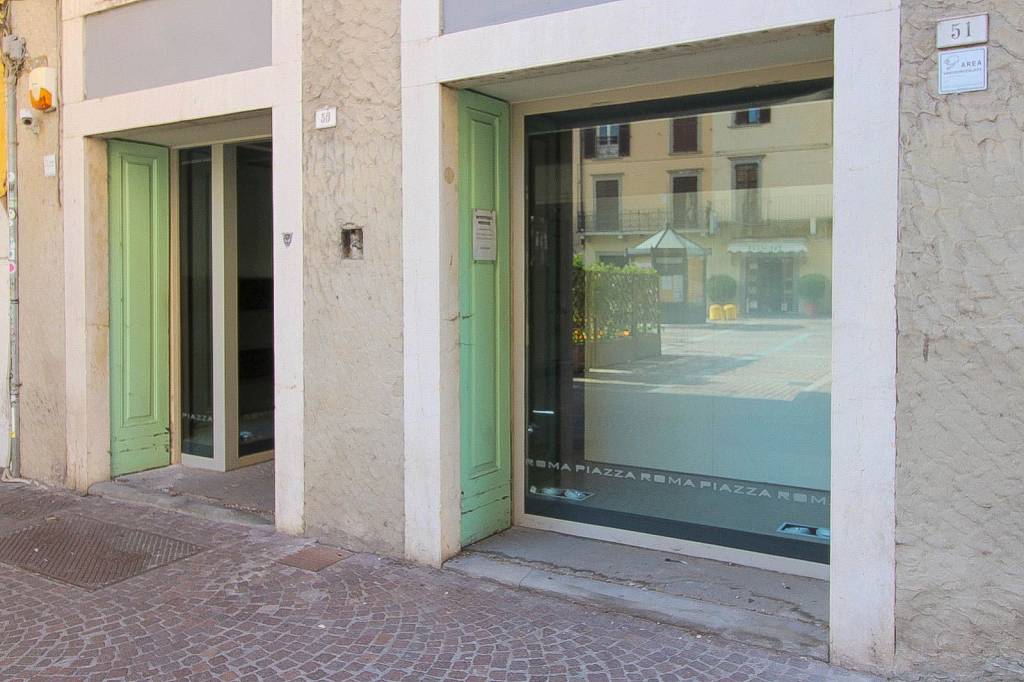 negozio in affitto a Palazzolo sull'Oglio