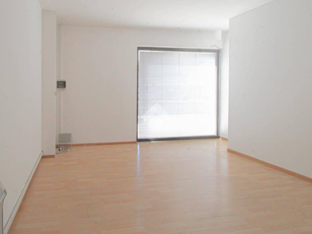 negozio in affitto a Palazzolo sull'Oglio