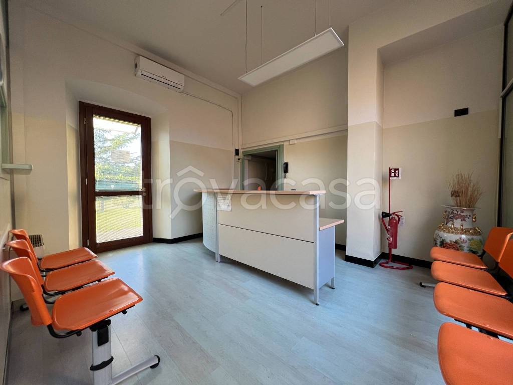 negozio in affitto a Palazzolo sull'Oglio