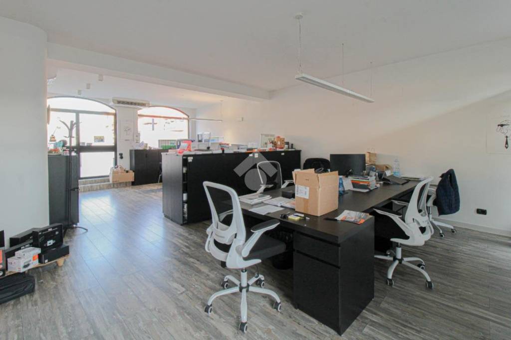 negozio in affitto a Palazzolo sull'Oglio