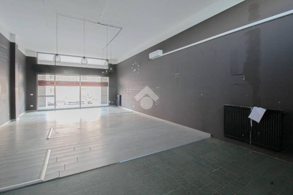 negozio in affitto a Palazzolo sull'Oglio