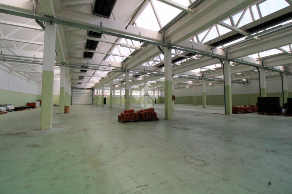 capannone in affitto a Palazzolo sull'Oglio