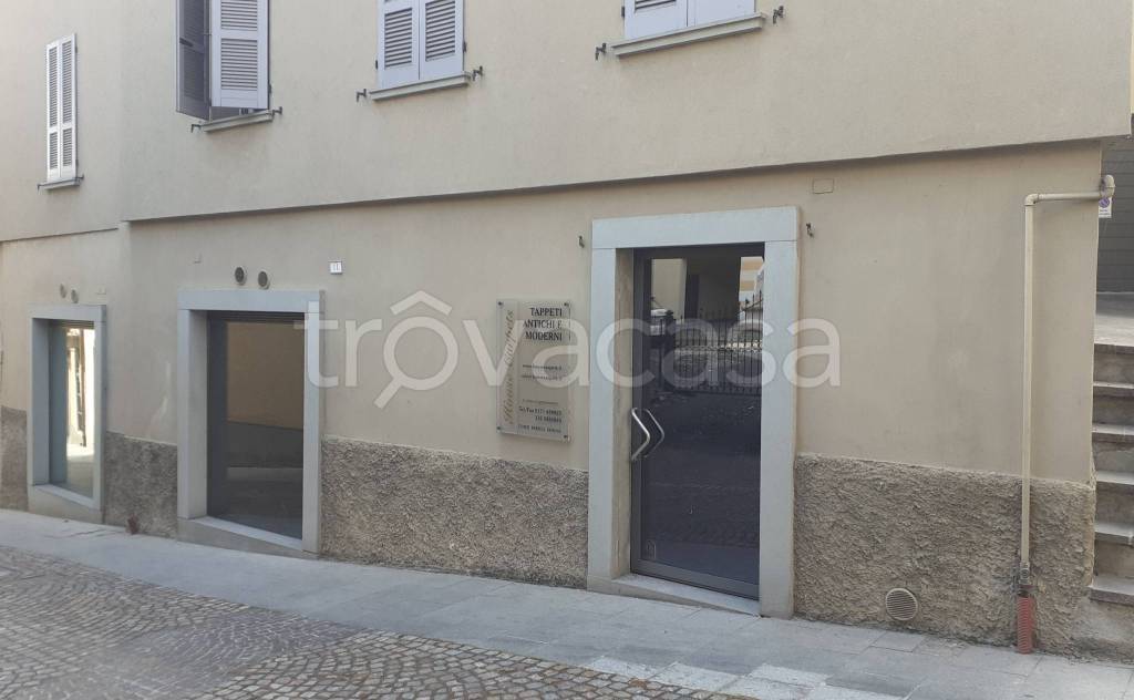 negozio in affitto a Palazzolo sull'Oglio