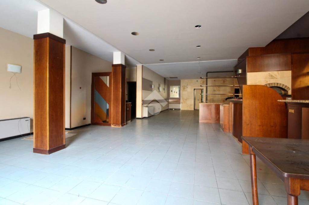 negozio in affitto a Palazzolo sull'Oglio