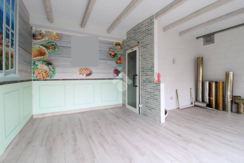 negozio in affitto a Palazzolo sull'Oglio