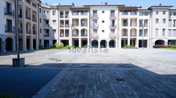 locale commerciale in affitto a Paratico