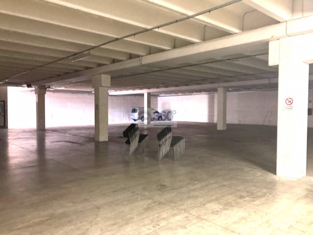 locale commerciale in affitto a Passirano