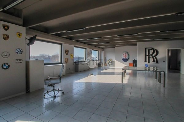 ufficio in affitto a Passirano