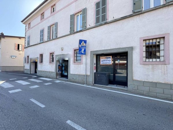 negozio in affitto a Passirano