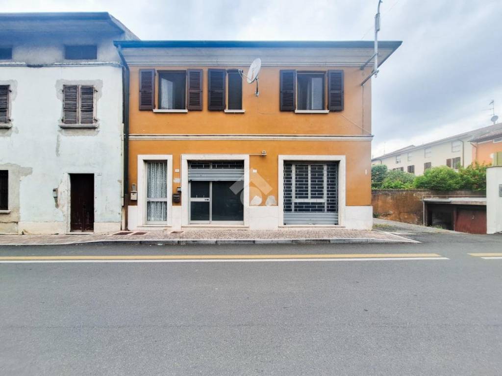 quadrivano in affitto a Pavone del Mella