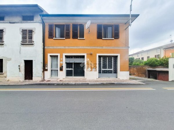 locale commerciale in affitto a Pavone del Mella