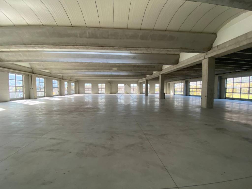 locale commerciale in affitto a Pian Camuno