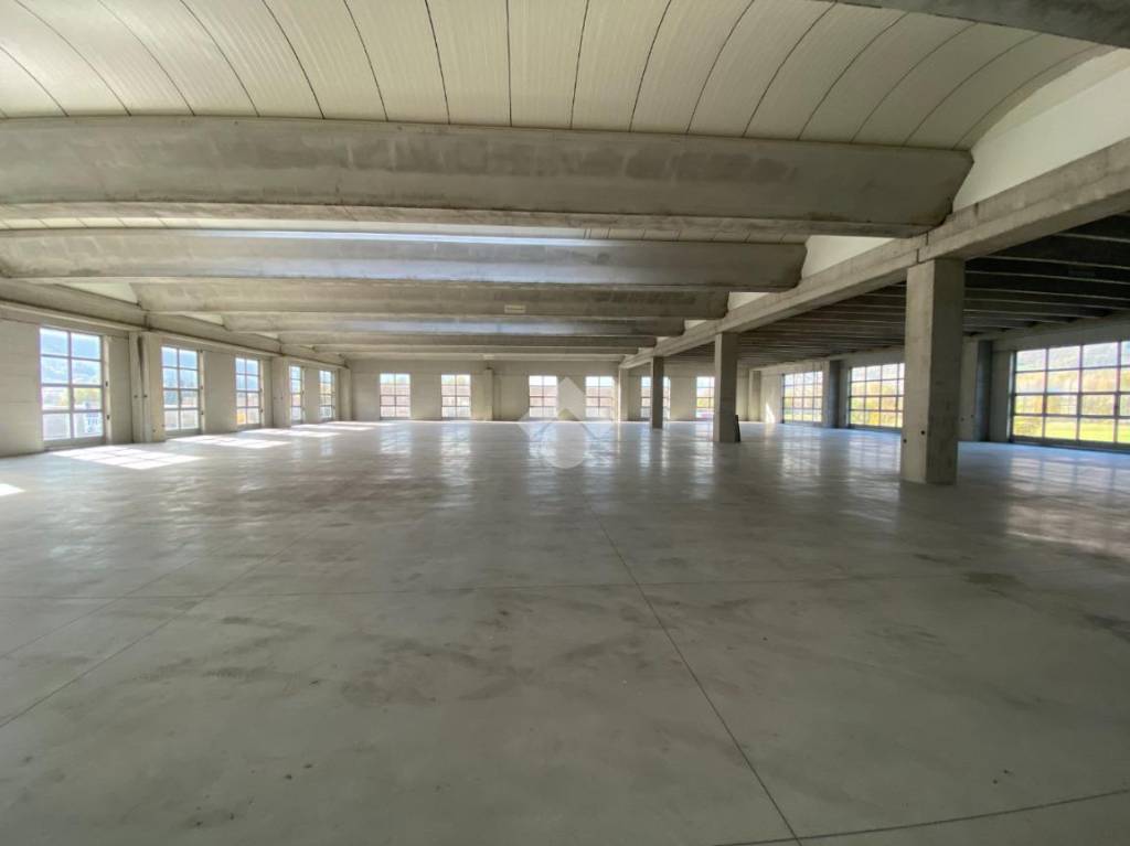 locale commerciale in affitto a Pian Camuno