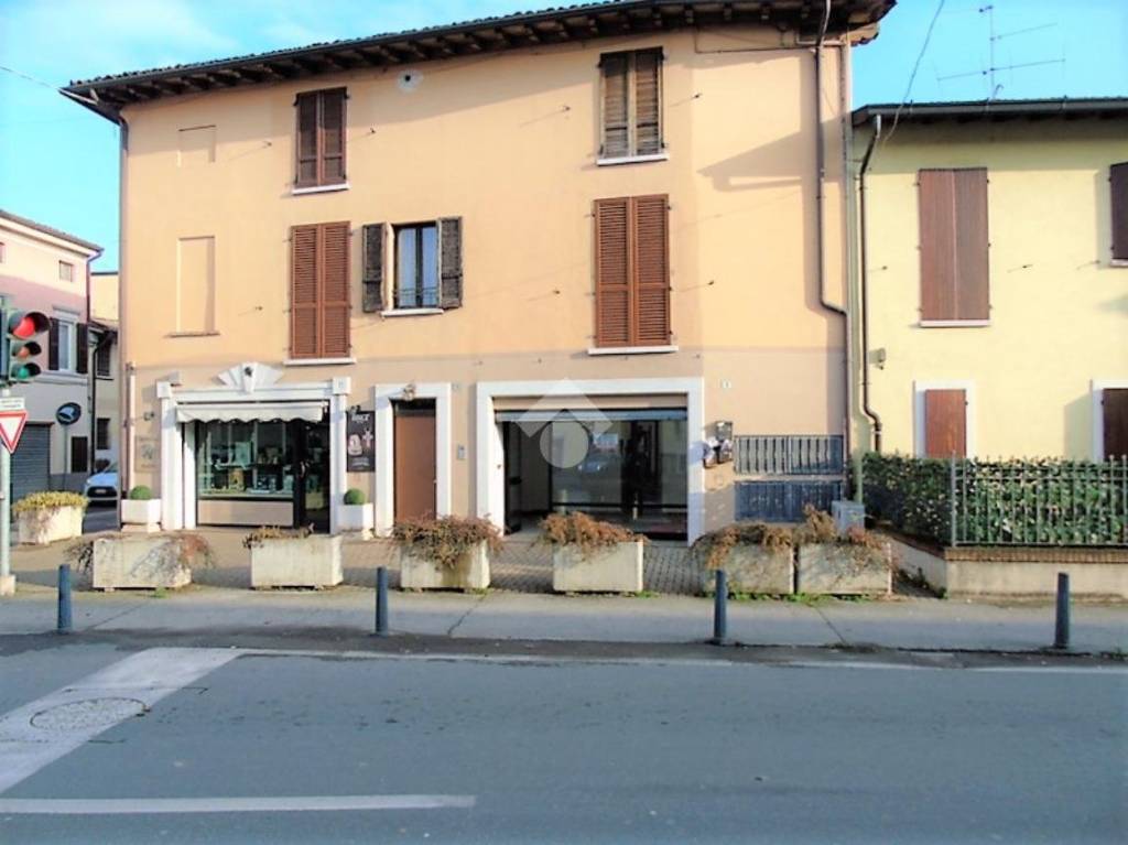 negozio in affitto a Poncarale in zona Borgo Poncarale