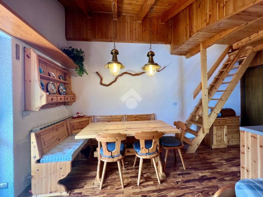 appartamento in affitto a Ponte di Legno in zona Zoanno