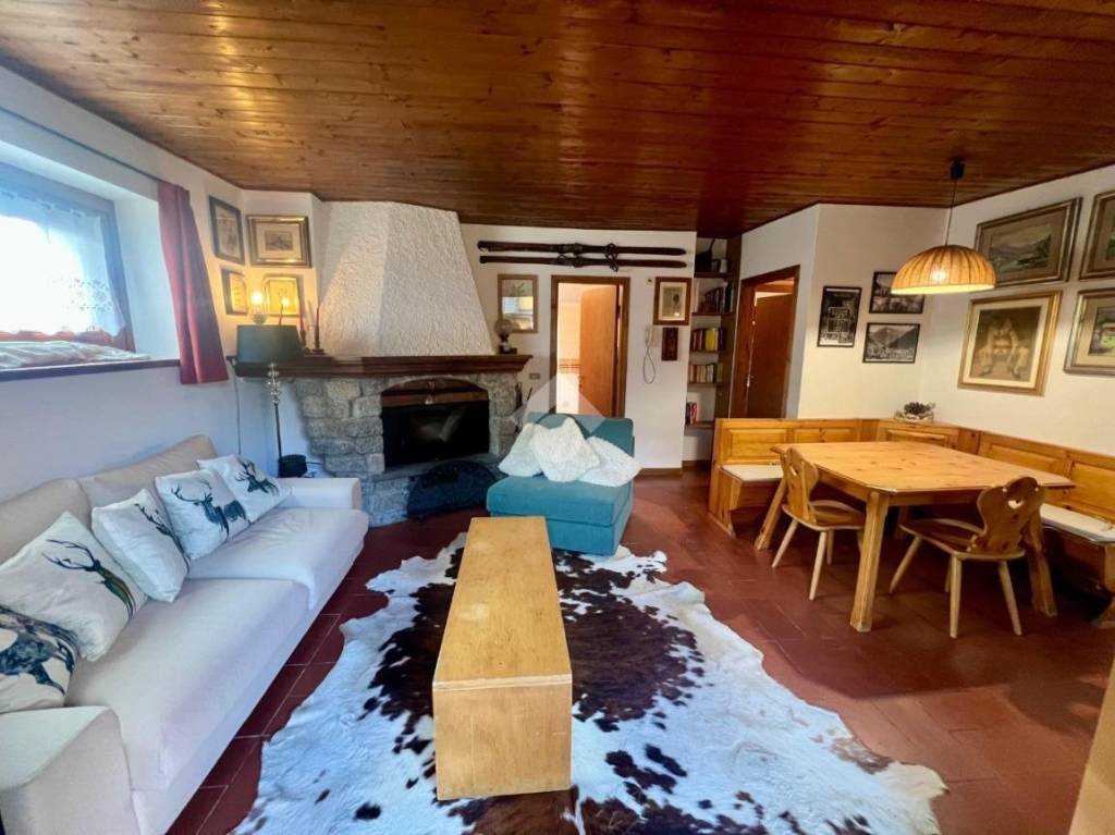 appartamento in affitto a Ponte di Legno in zona Zoanno