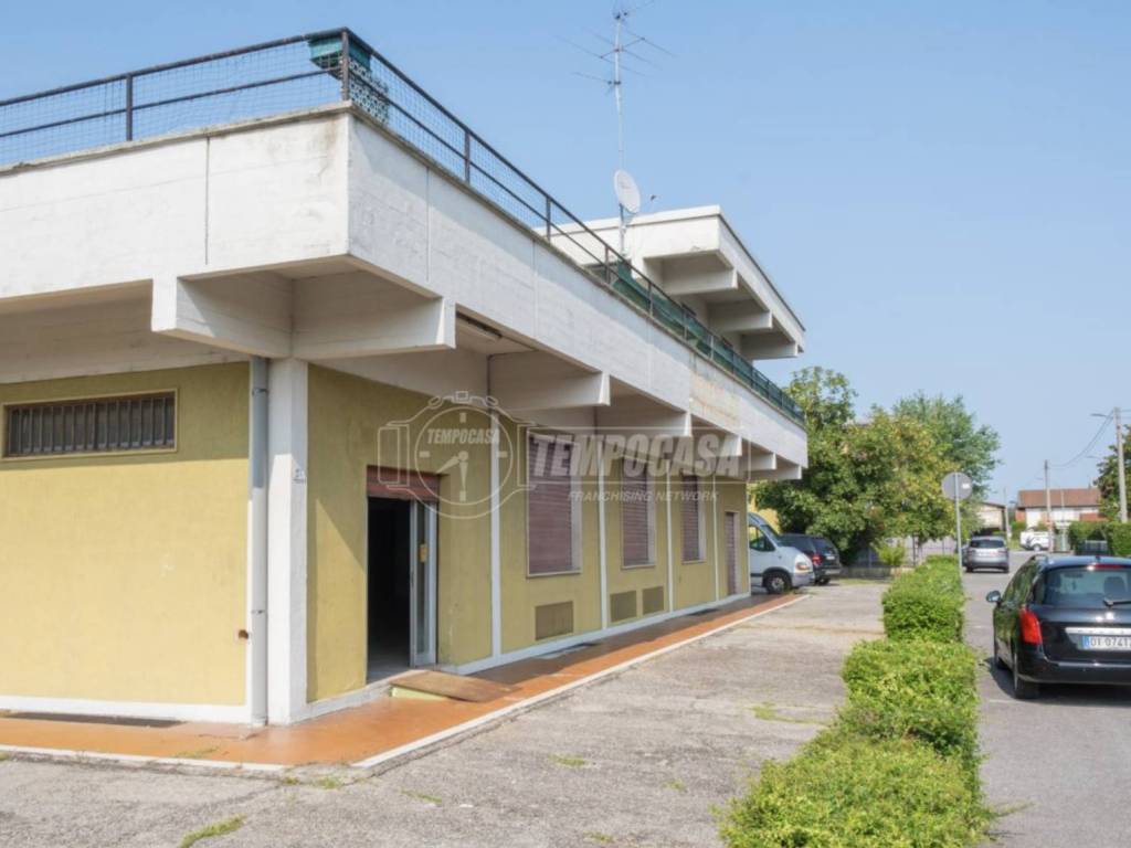 negozio in affitto a Pontoglio
