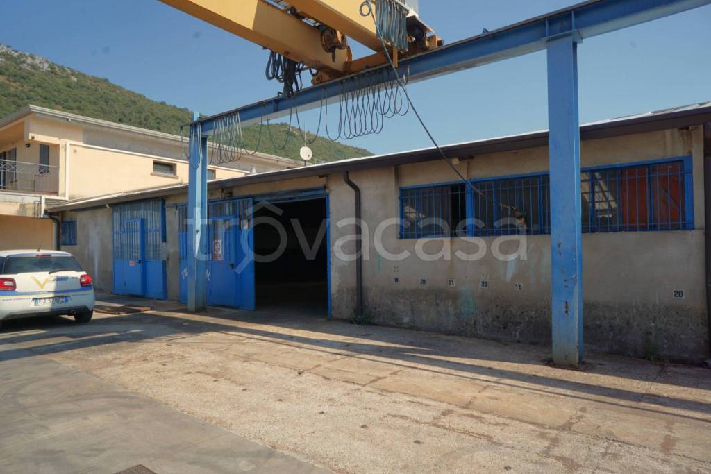 locale commerciale in affitto a Prevalle