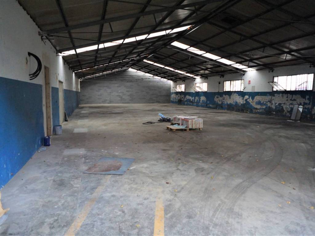 locale commerciale in affitto a Prevalle