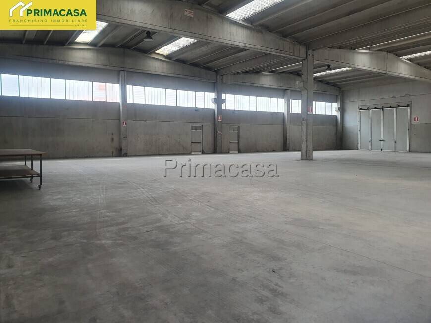 locale commerciale in affitto a Prevalle