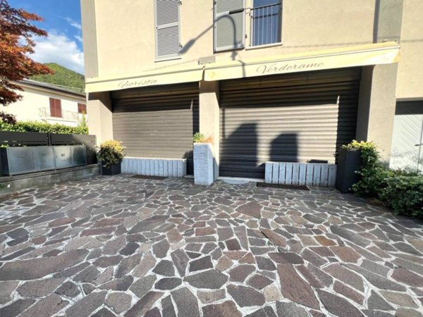 negozio in affitto a Provaglio d'Iseo