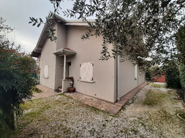 casa indipendente in affitto a Puegnago del Garda