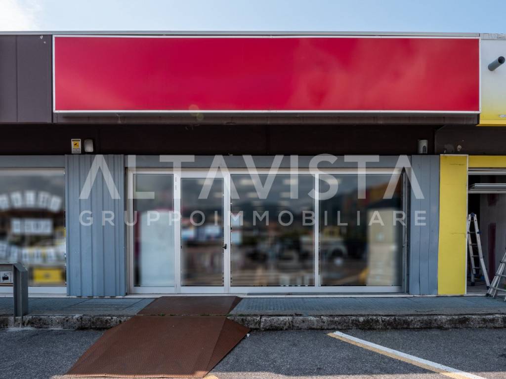 negozio in affitto a Rezzato