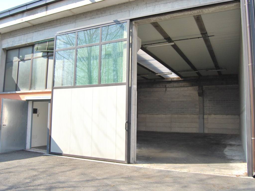 locale commerciale in affitto a Rezzato