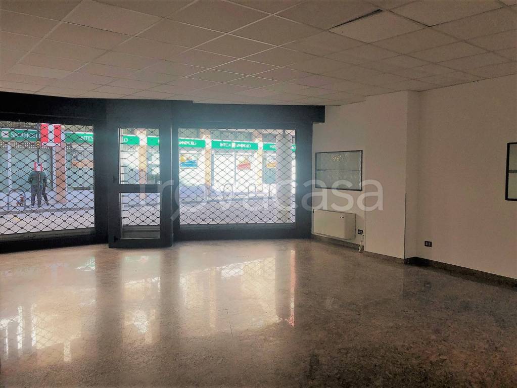 negozio in affitto a Rezzato