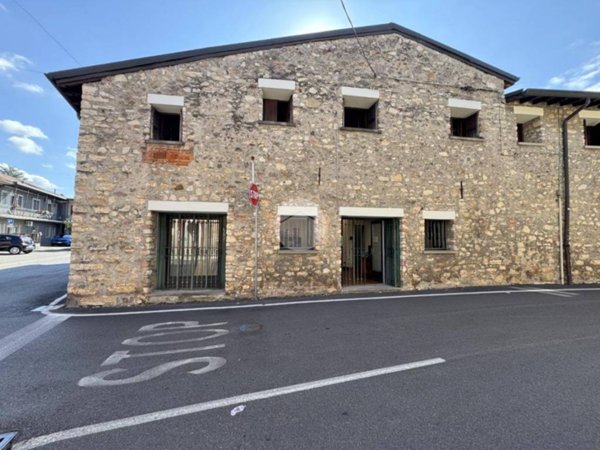 negozio in affitto a Rodengo Saiano in zona Ponte Cingoli