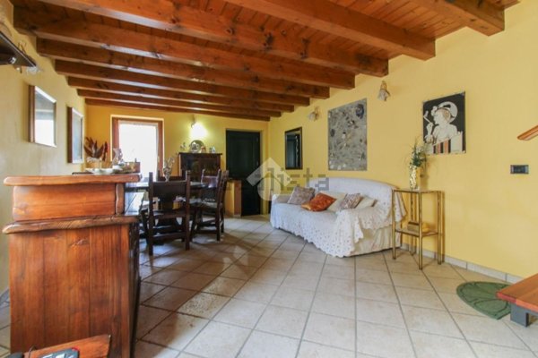 appartamento in affitto a Roè Volciano