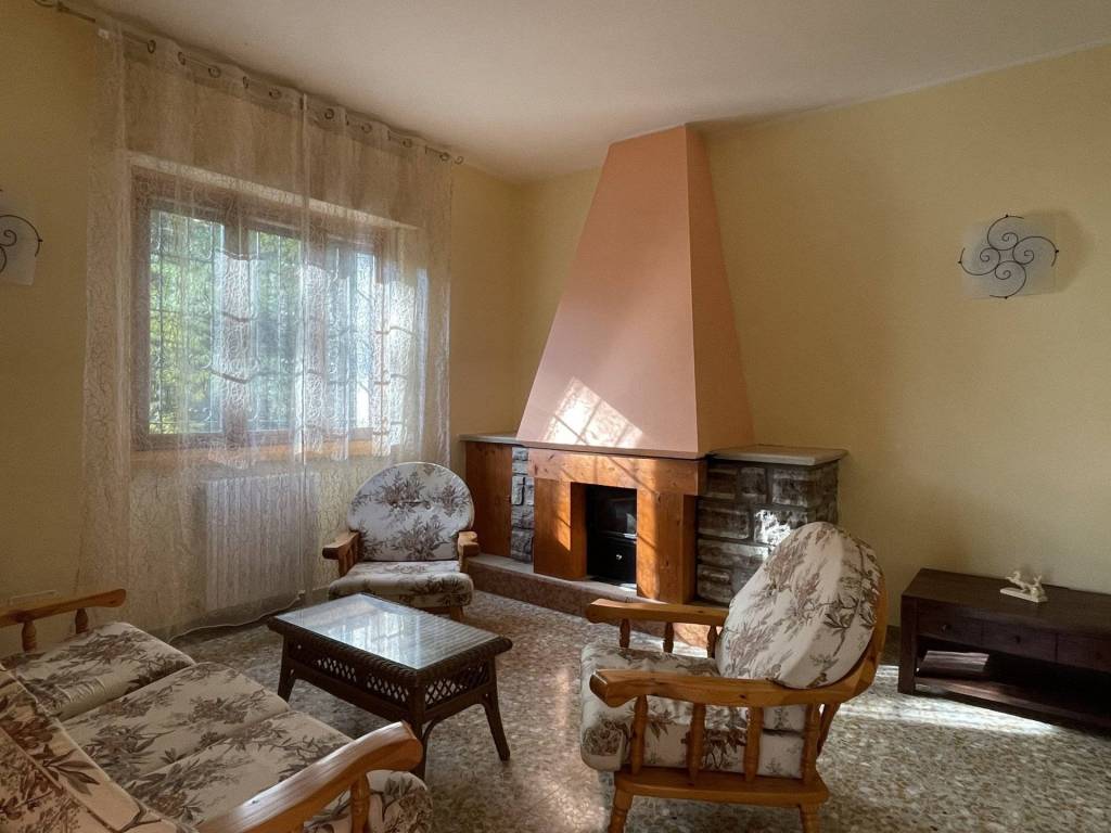 appartamento in affitto a Roè Volciano