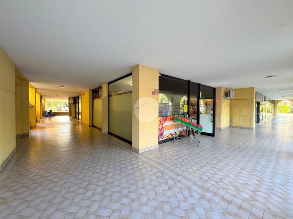 negozio in affitto a Roncadelle