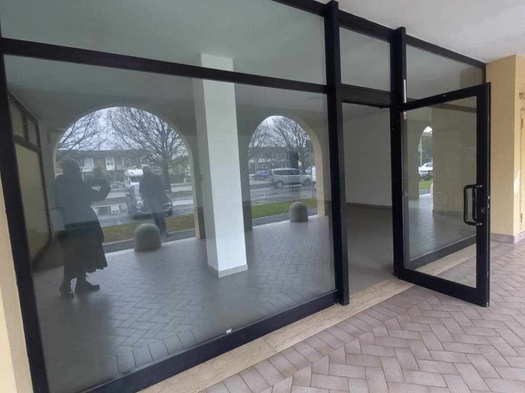 negozio in affitto a Roncadelle