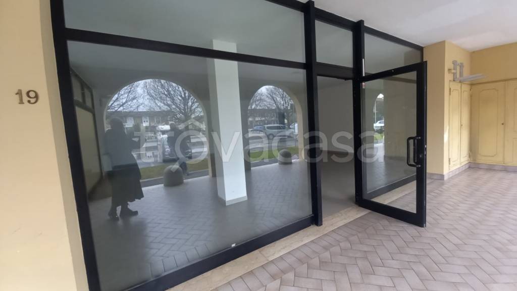 negozio in affitto a Roncadelle