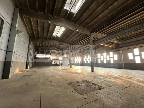 locale commerciale in affitto a Roncadelle