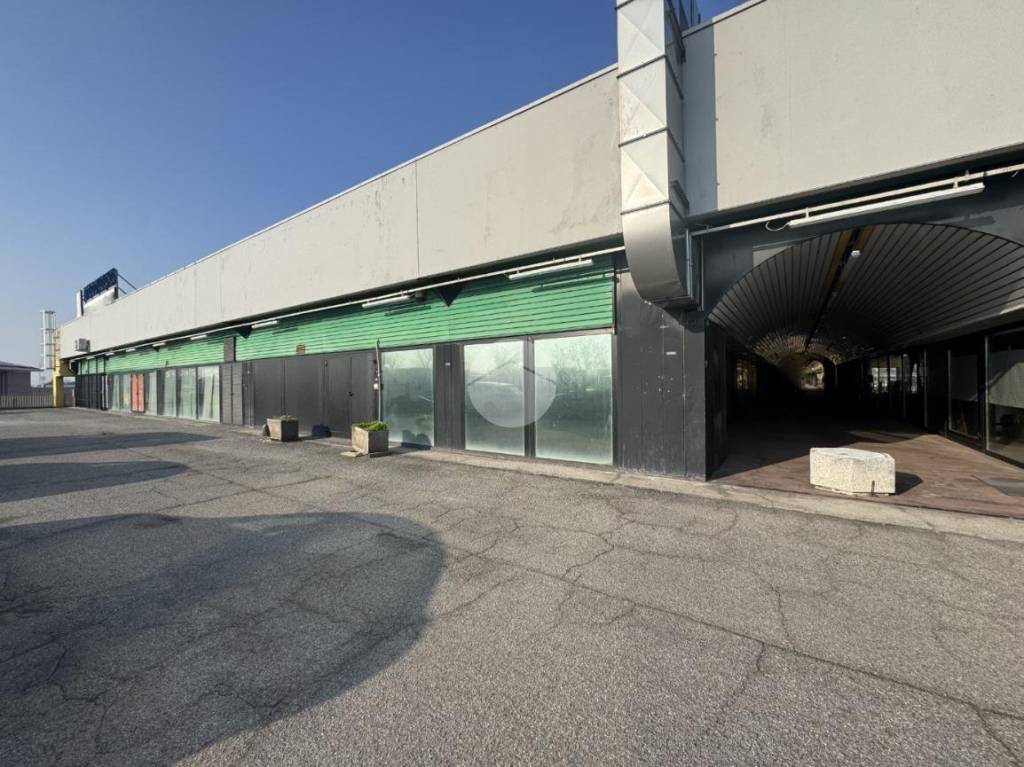 negozio in affitto a Roncadelle