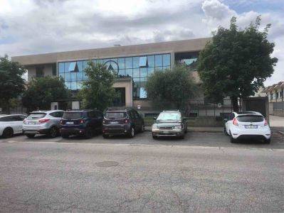 locale commerciale in affitto a Rovato