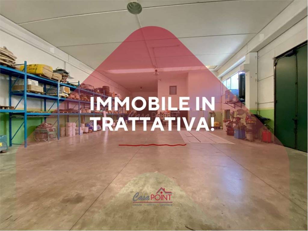 locale commerciale in affitto a Rovato