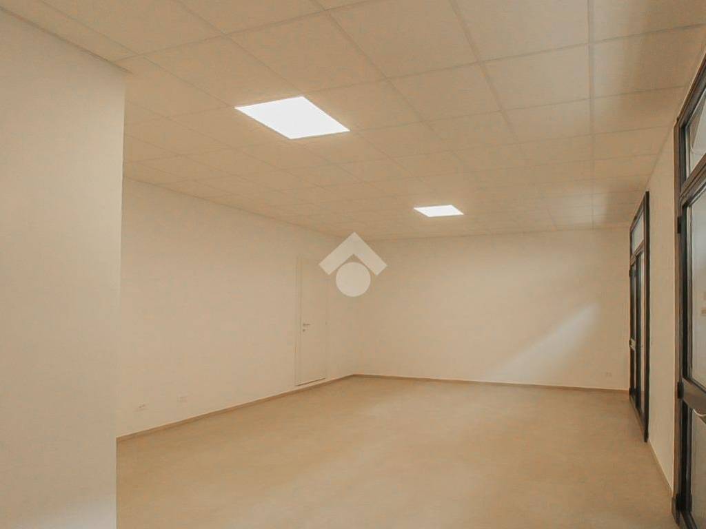 negozio in affitto a Rovato