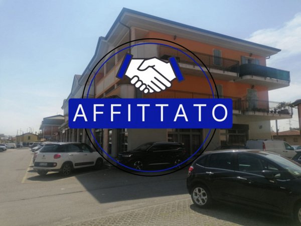 negozio in affitto a Rovato