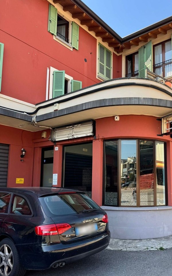 negozio in affitto a Rovato