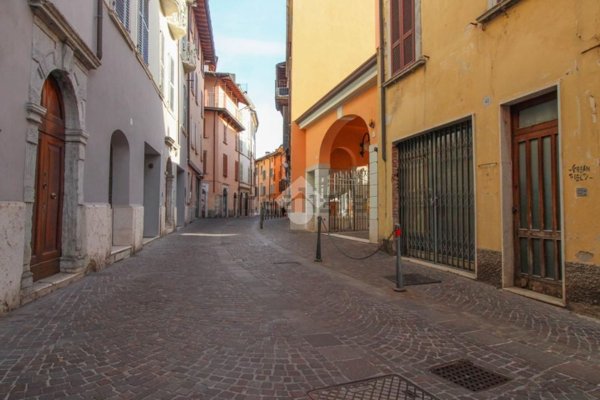 negozio in affitto a Salò