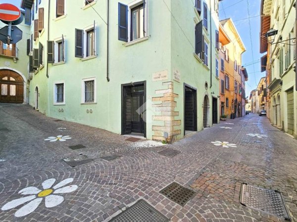 negozio in affitto a Salò