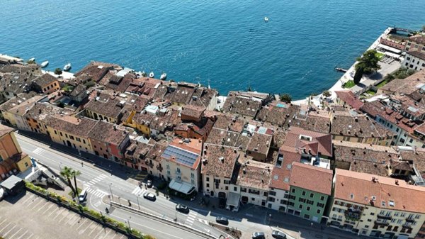 negozio in affitto a Salò in zona Cunettone