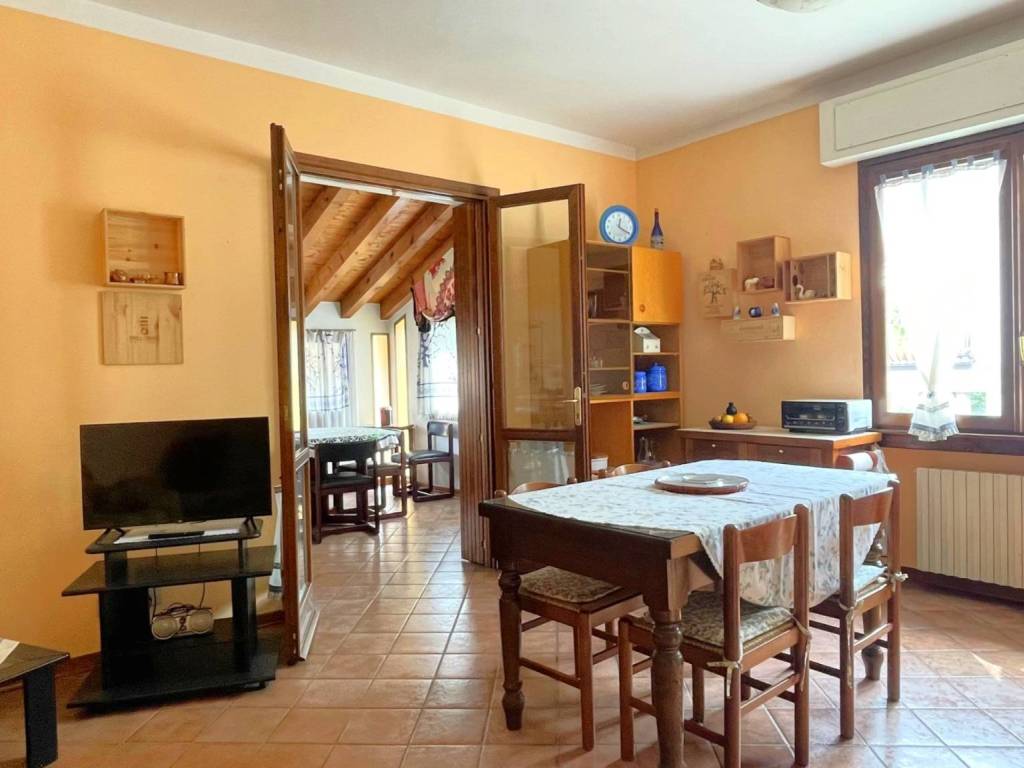 appartamento in affitto a Salò in zona Villa