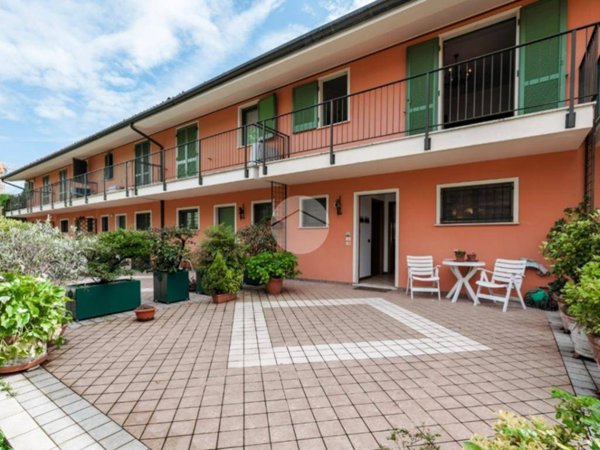casa indipendente in affitto a Salò in zona Villa
