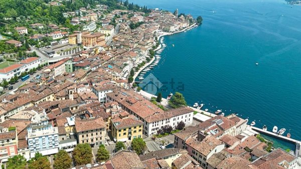 negozio in affitto a Salò in zona Cunettone