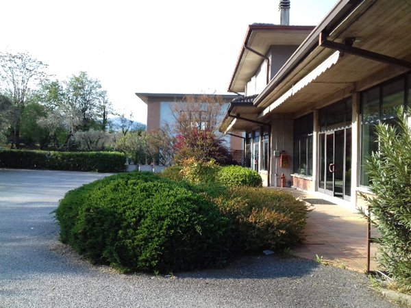 locale commerciale in affitto a Salò in zona Cunettone